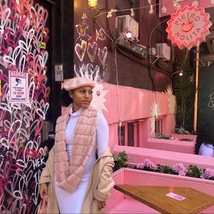 Meet your Posher, Deandra